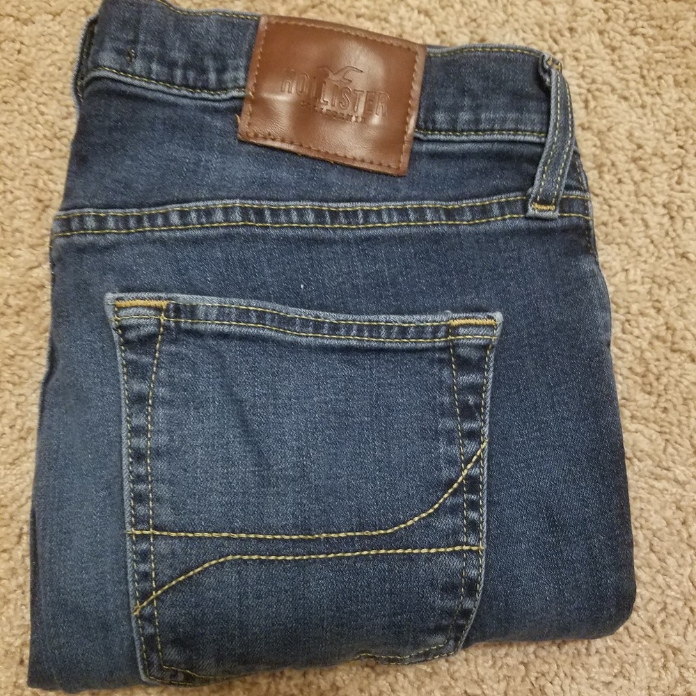 **LAST CHANCE**  Hollister men's blue Jeans 31x32